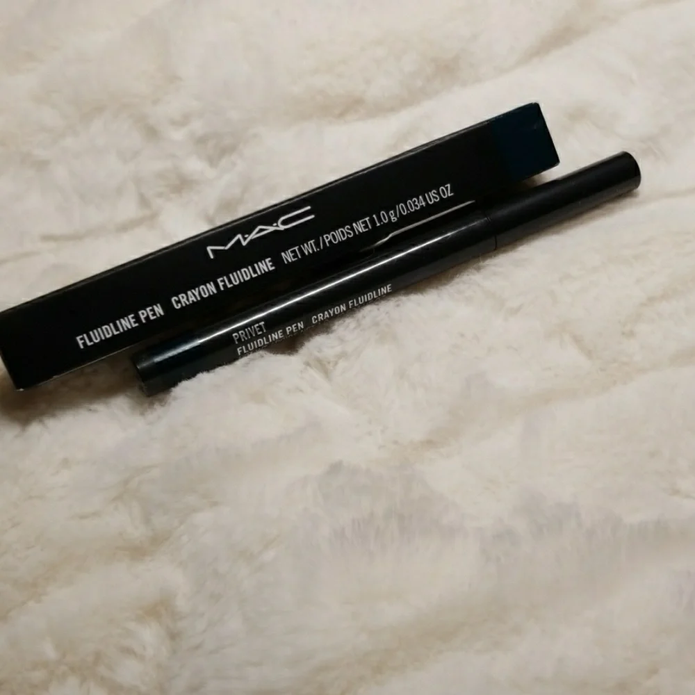MAC // fluidline pen eyeliner privet teal